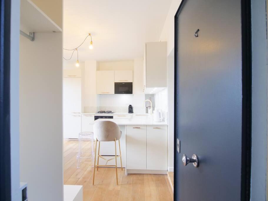 Charme Et Modernite Au Coeur Du Quartier St Louis Apartment Versailles Exterior photo